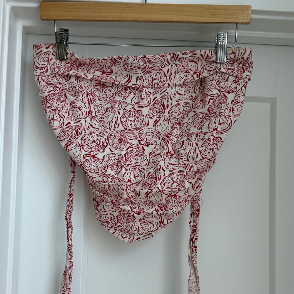 Target White and Red Shell-Print Tie-Back Crop Top